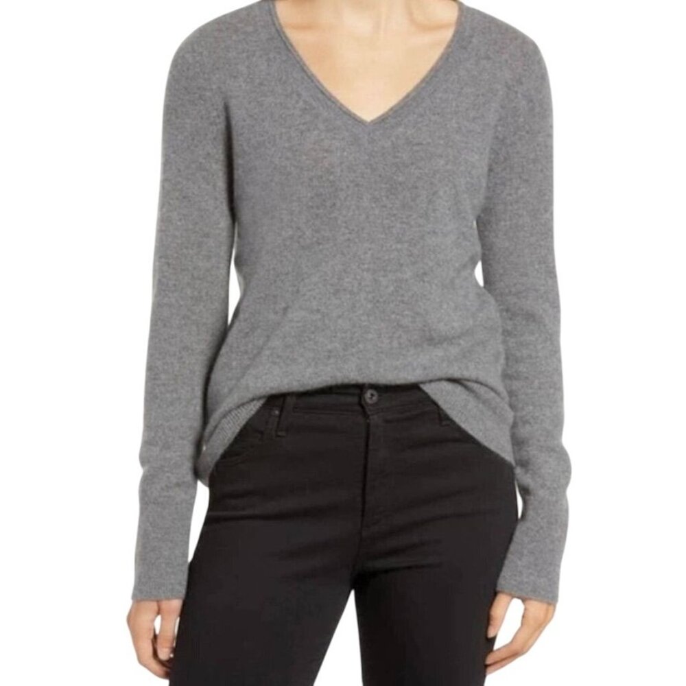 Halogen Cashmere Gray V-Neck Sweater Womens Size M Soft and Cozy